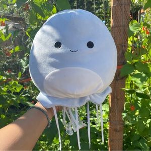 baby blue Jarin The Jellyfish 8¨ Kellytoy Squishmallows 2019 Gently used
